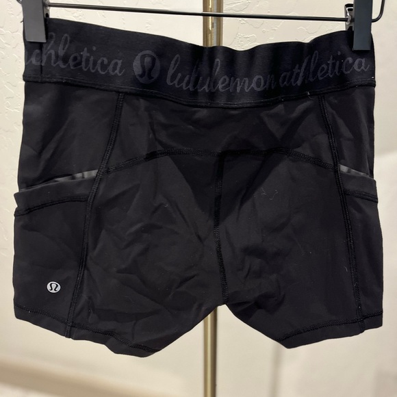 Lululemon Bike Shorts | Black | Size 6 | Pockets | Reflective | GREAT Condition - Picture 7 of 7